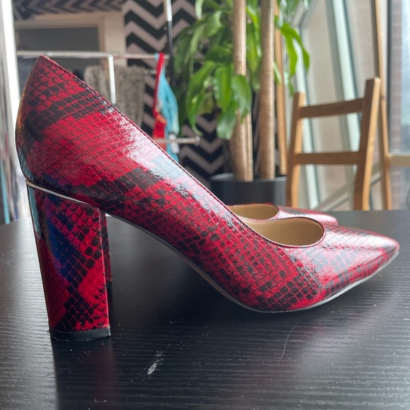 Marc Fisher Red Snakeskin Viviene Block Heel Pumps - Picture 2 of 16